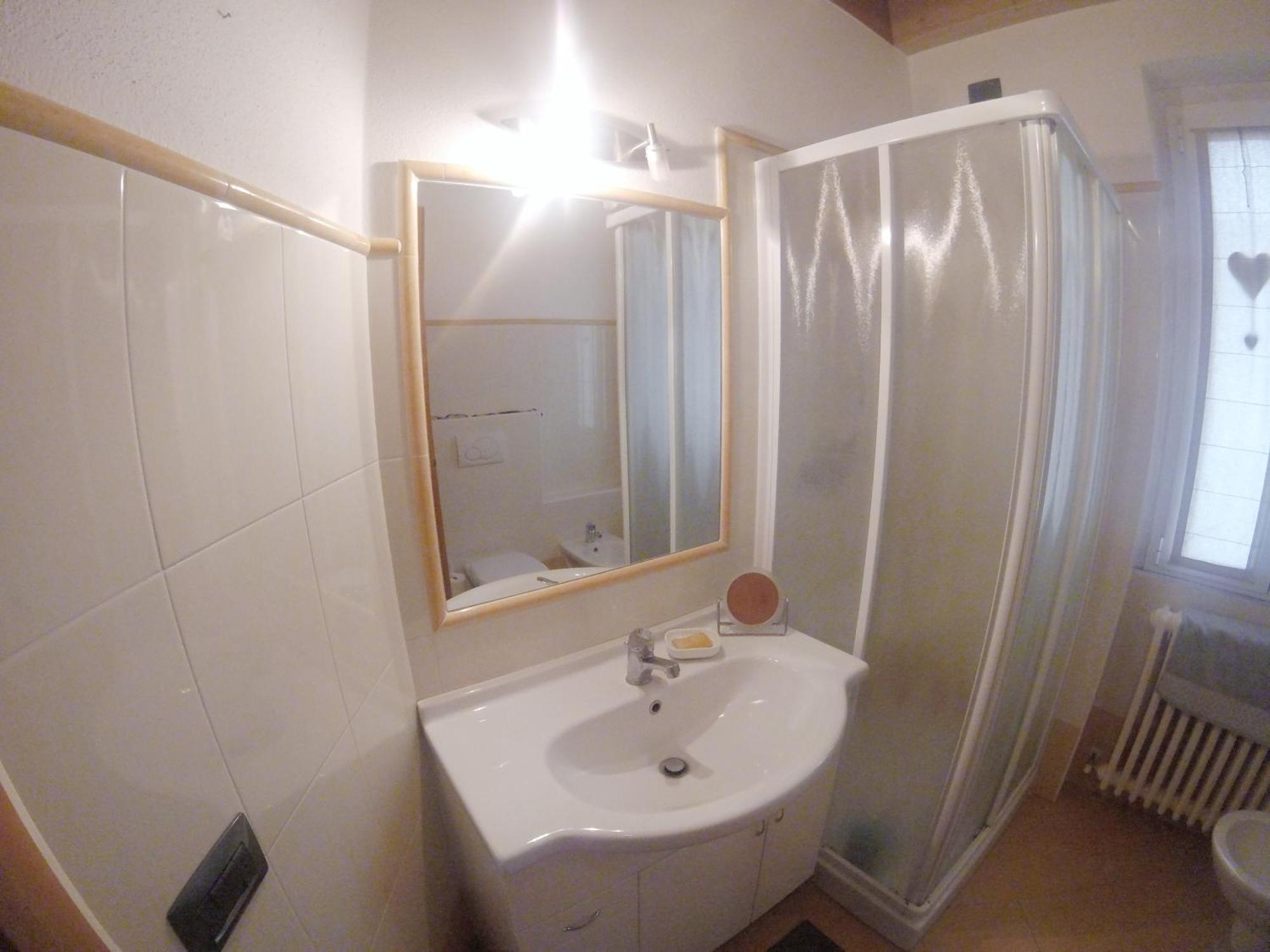 White Garden - Apartment With Access To The Lake Lierna Luaran gambar